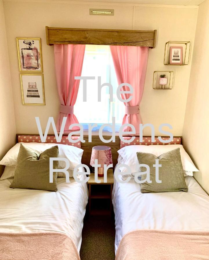 فندق The Wardens Retreat - Tattershall Lakes Country Park المظهر الخارجي الصورة