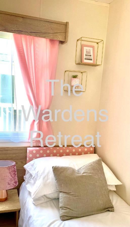 فندق The Wardens Retreat - Tattershall Lakes Country Park المظهر الخارجي الصورة